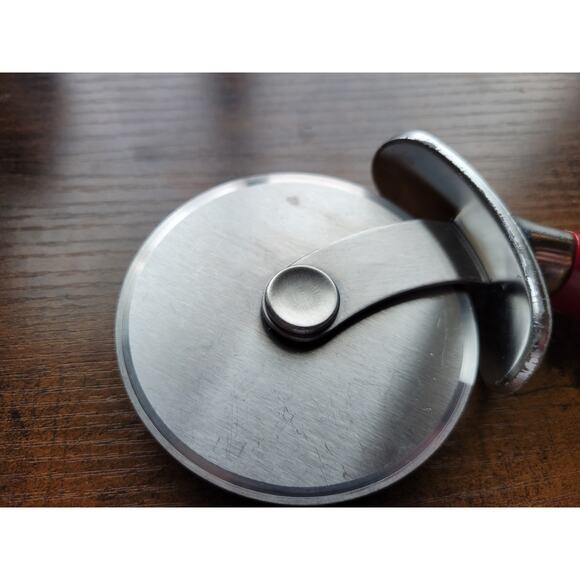KitchenAid Large 3-1/2" Pizza Cutter/Wheel, Slicer w/Red Handle - Picture 6 of 11